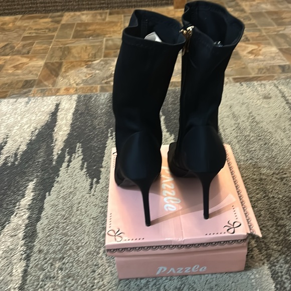 Pazzle Victoria-01 in black - Picture 3 of 5